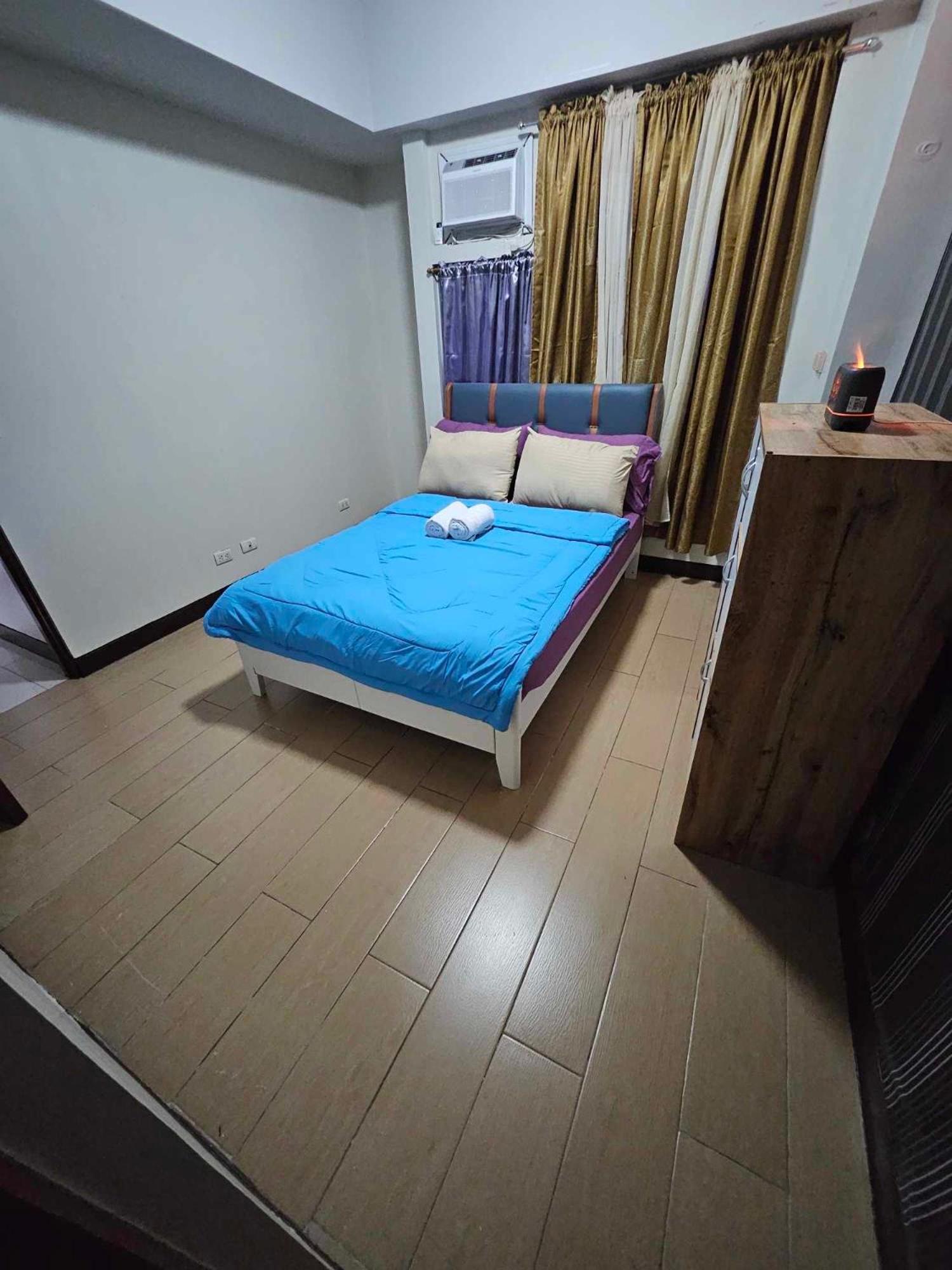 Cubao Manhattan Heights Unit 5A Tower C Cidade Quezon Exterior foto