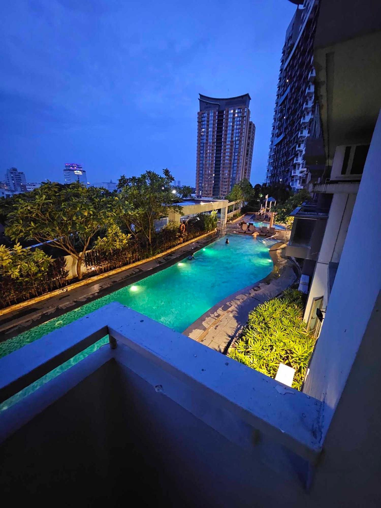 Cubao Manhattan Heights Unit 5A Tower C Cidade Quezon Exterior foto