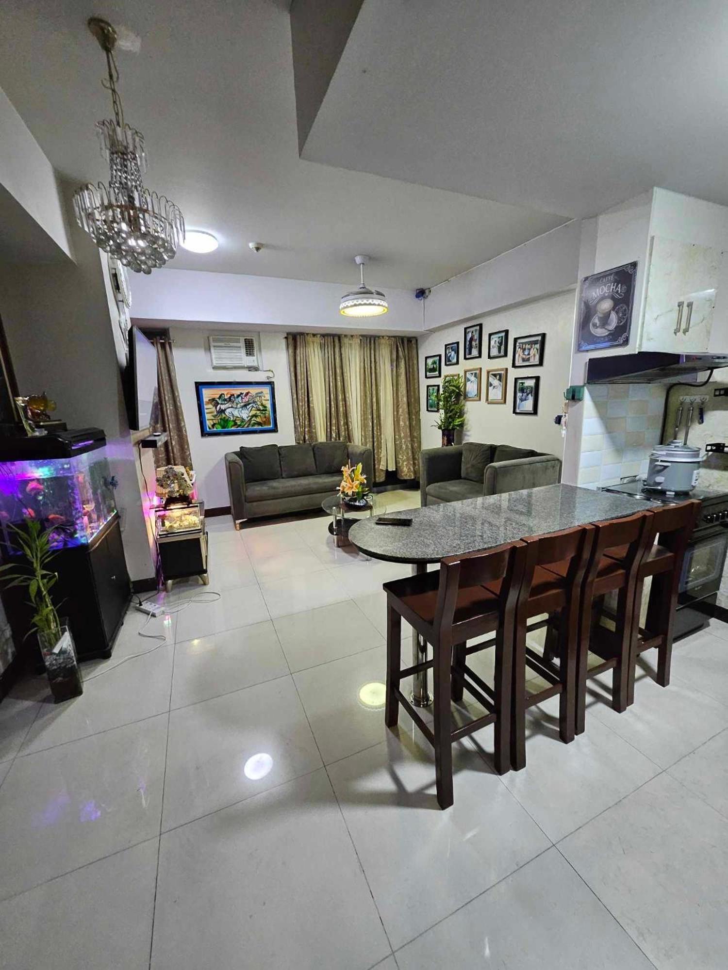 Cubao Manhattan Heights Unit 5A Tower C Cidade Quezon Exterior foto