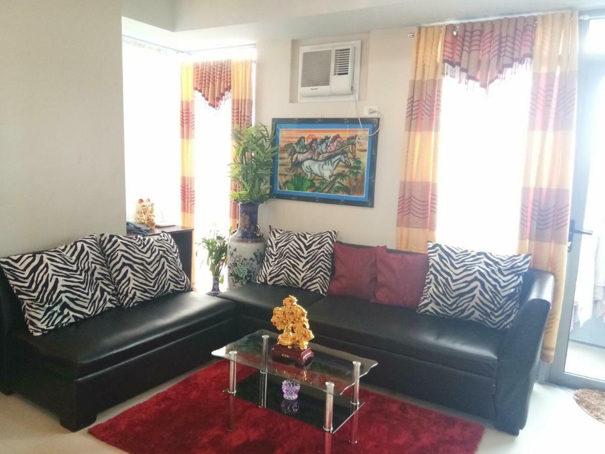 Cubao Manhattan Heights Unit 5A Tower C Cidade Quezon Exterior foto