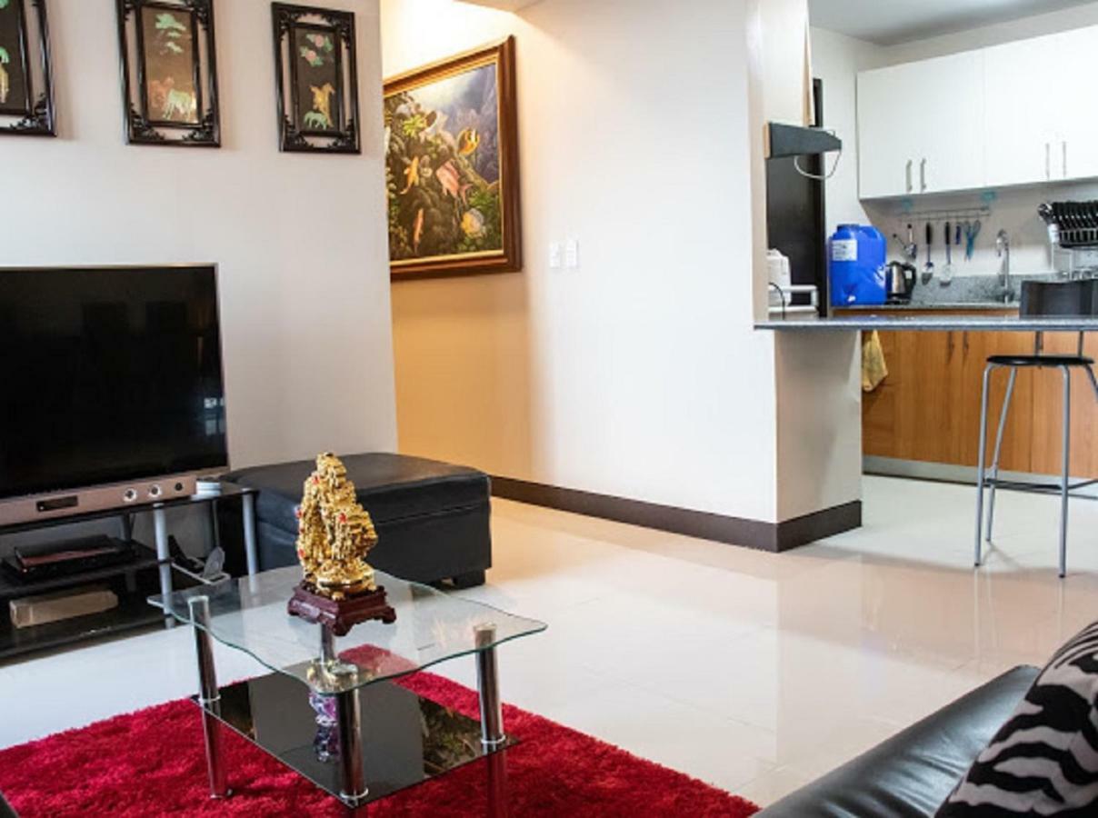 Cubao Manhattan Heights Unit 5A Tower C Cidade Quezon Exterior foto
