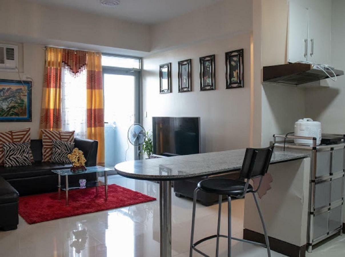 Cubao Manhattan Heights Unit 5A Tower C Cidade Quezon Exterior foto