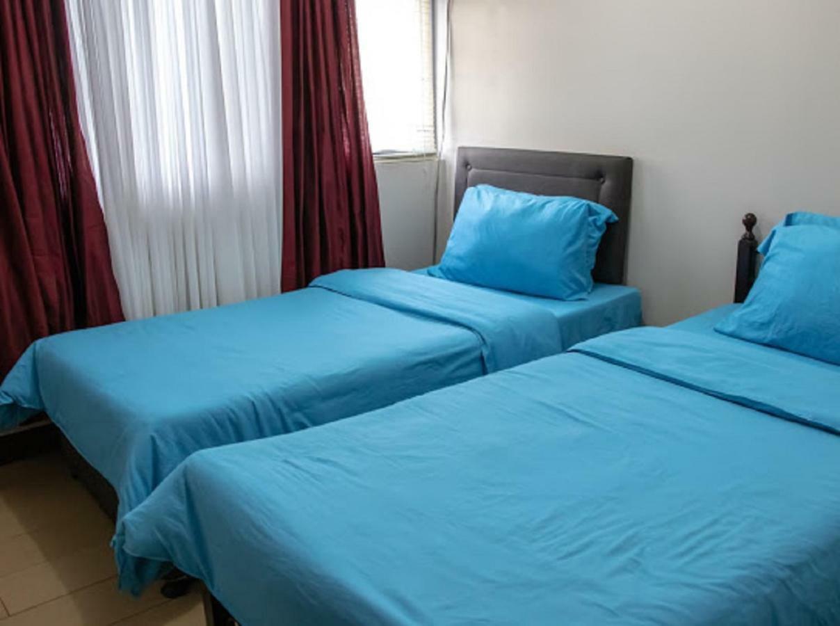 Cubao Manhattan Heights Unit 5A Tower C Cidade Quezon Exterior foto