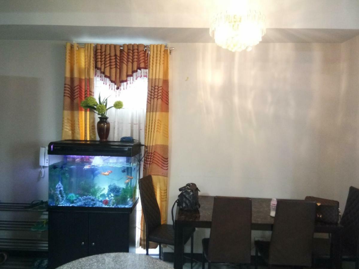 Cubao Manhattan Heights Unit 5A Tower C Cidade Quezon Exterior foto